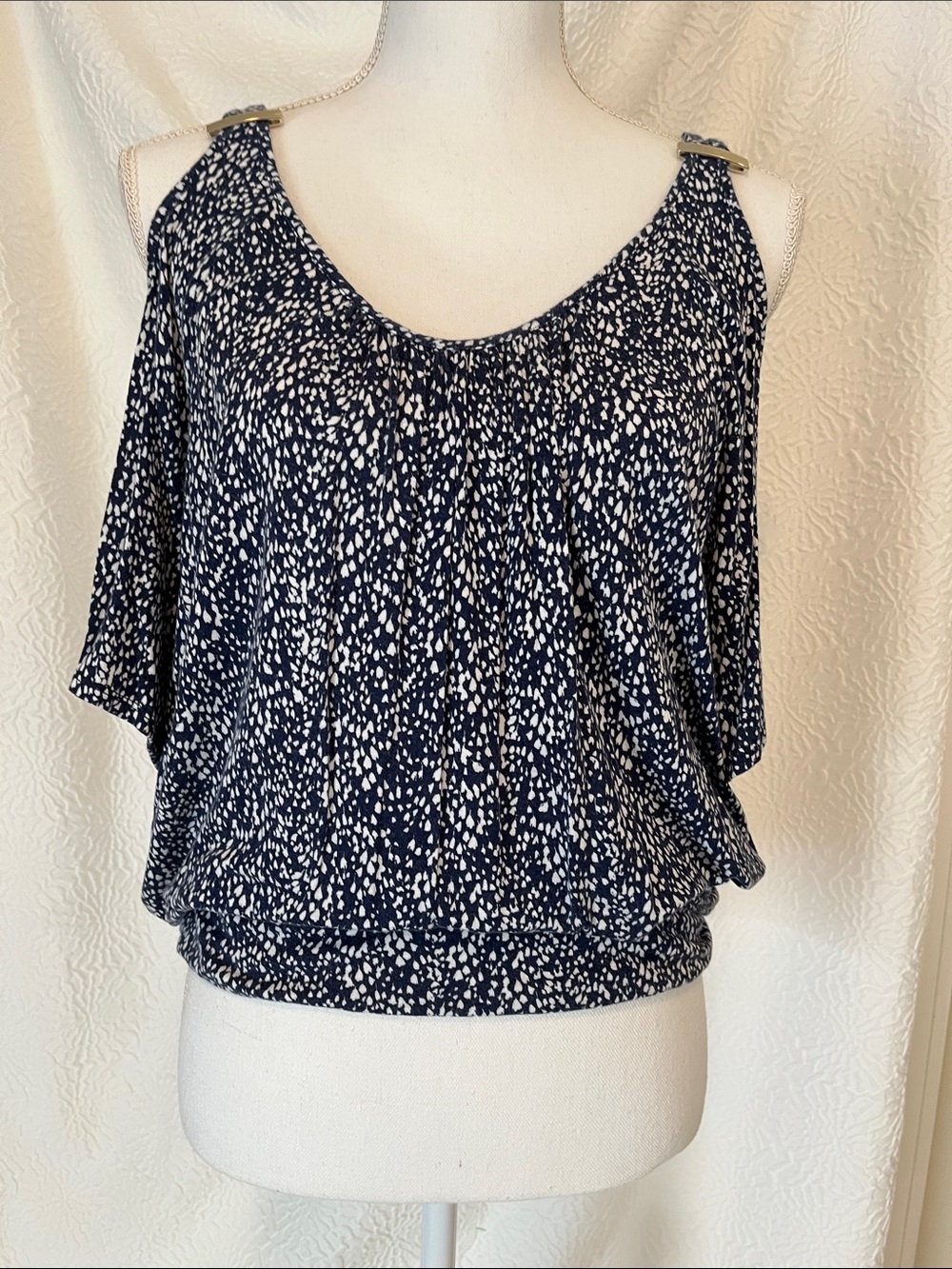Thalia Sodi Navy and White Cold-Shoulder Blouson Tank
